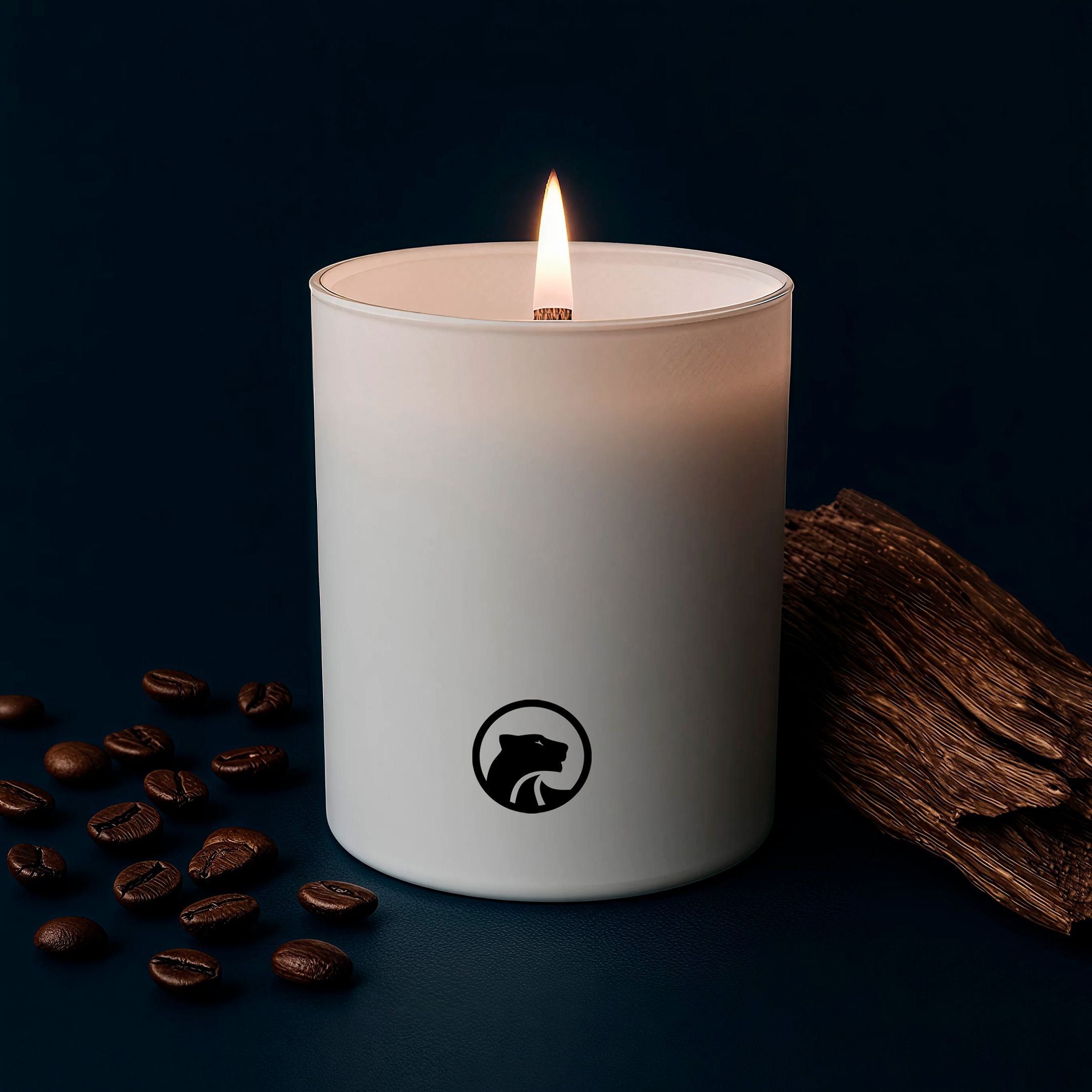 Ароматическая свеча Oud Wood 250 мл